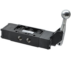 K81DA06KC0KL2, Nugget 200 Series 5/3 COE lever/lever/lever actuated 1/4" NPT ported valve