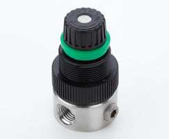 R05-200-NNLA, R05 Series stainless steel general purpose pressure regulator, 1/4 NPT, 0.3-8.5 bar, without gauge