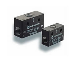 T65A2800, Shuttle valve, 1/4" NPT